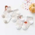 2019 fabricant de chaussettes de tube de bande dessinée en coton pour bébé avec motif de chaussettes pour bébé en coton antidérapant